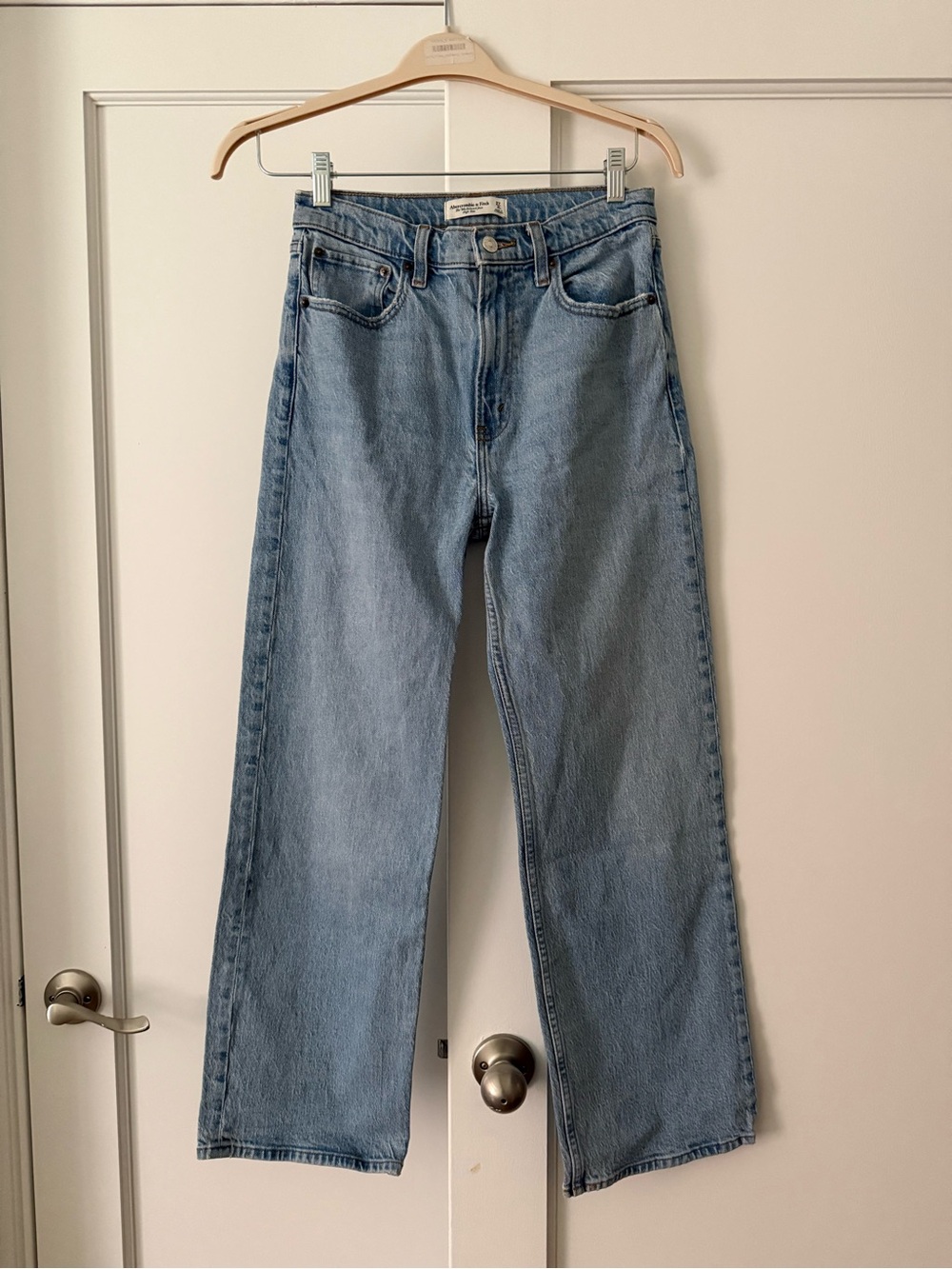 Abercrombie Classic Light Blue High-Rise 90s Relaxed Jeans Straight leg 27 Short